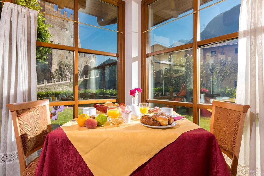 Hotel Antica Croce Tenno Esterno foto