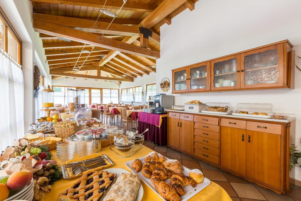 Hotel Antica Croce Tenno Esterno foto