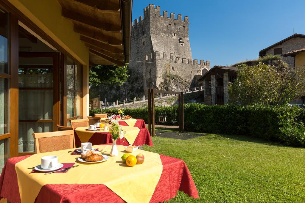 Hotel Antica Croce Tenno Esterno foto
