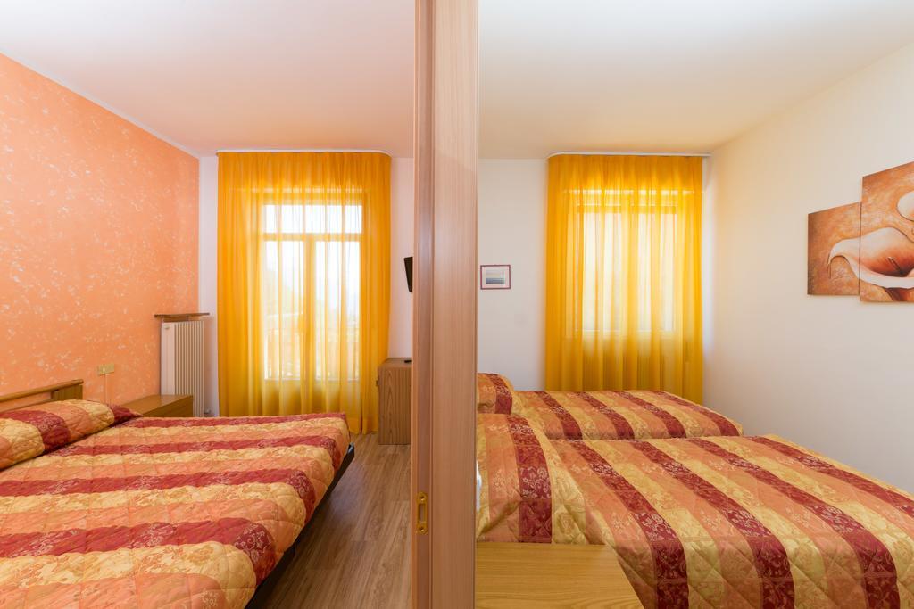 Hotel Antica Croce Tenno Esterno foto