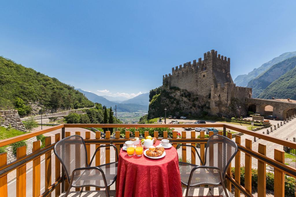 Hotel Antica Croce Tenno Esterno foto