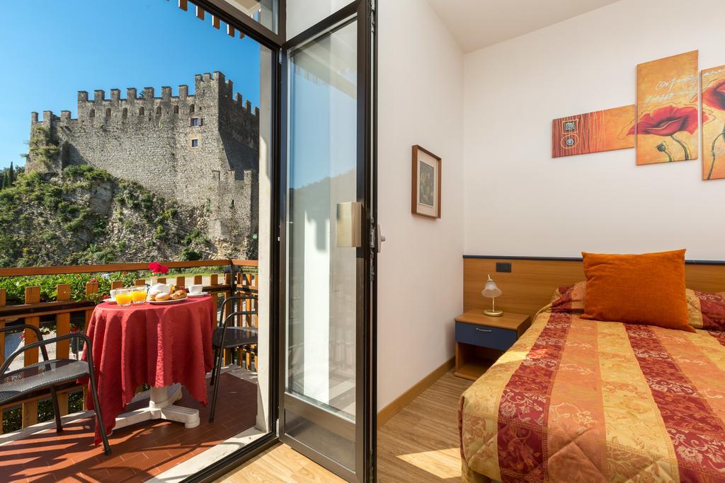 Hotel Antica Croce Tenno Esterno foto