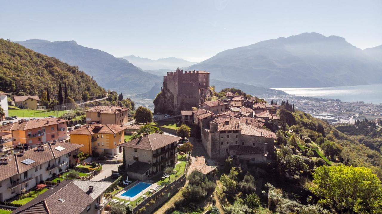 Hotel Antica Croce Tenno Esterno foto